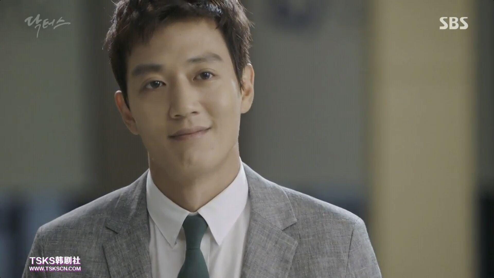 如何评价韩剧doctors中金来沅的角色洪志弘