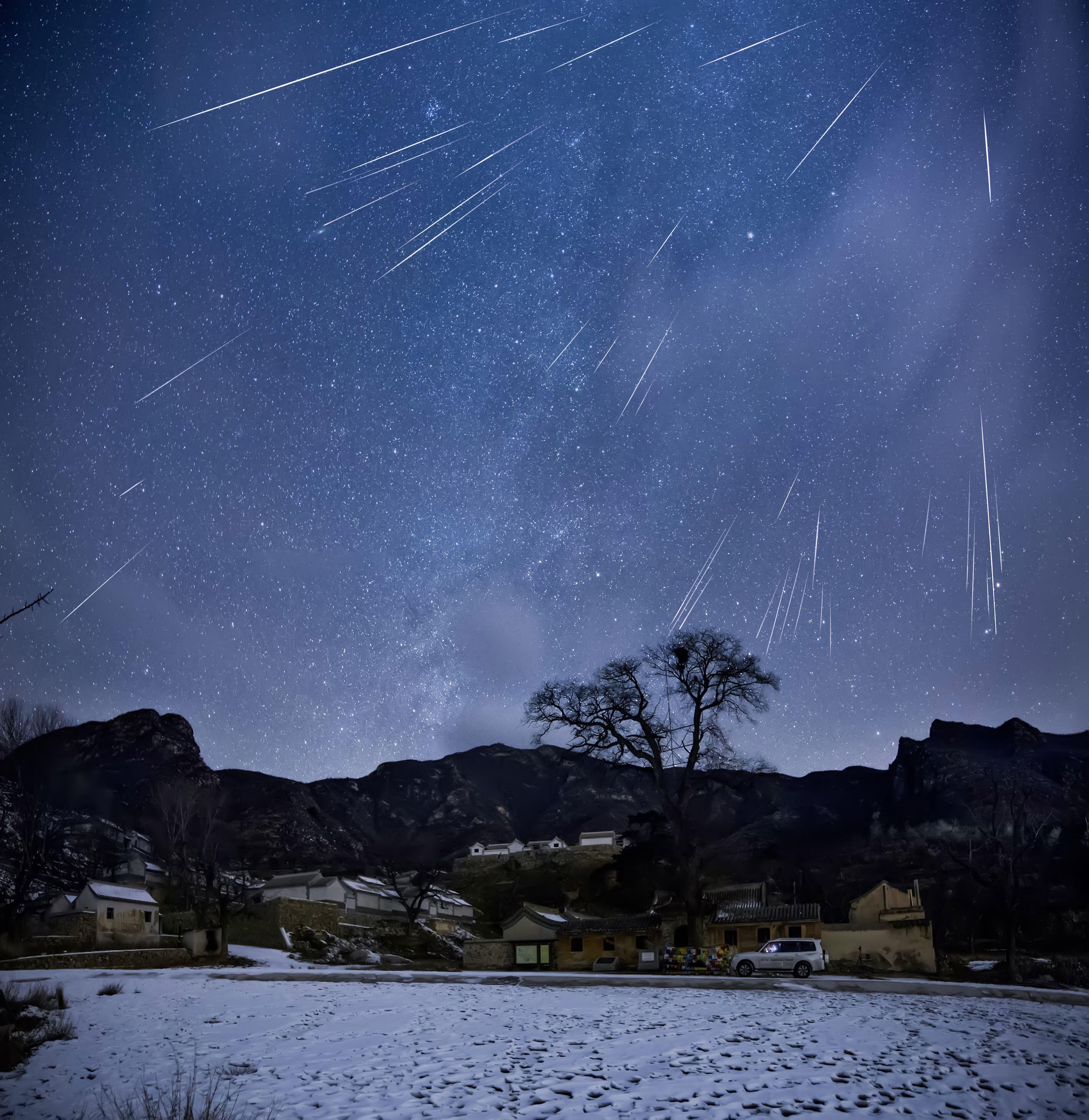 想入手索尼a7s ii 夜拍星空,有什么好的镜头推荐? - 知乎