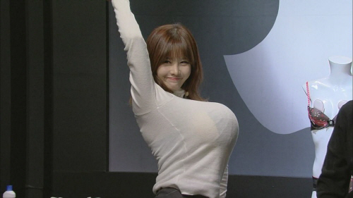 有个大胸是怎么样的体验