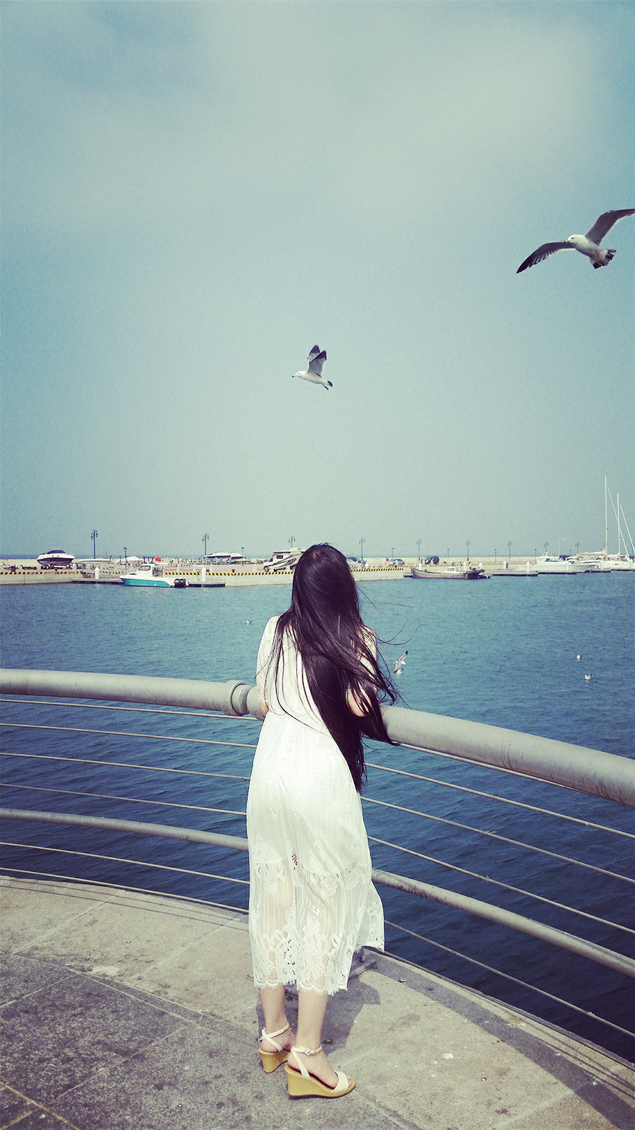 为何觉得长发女生背影特美? - 知乎