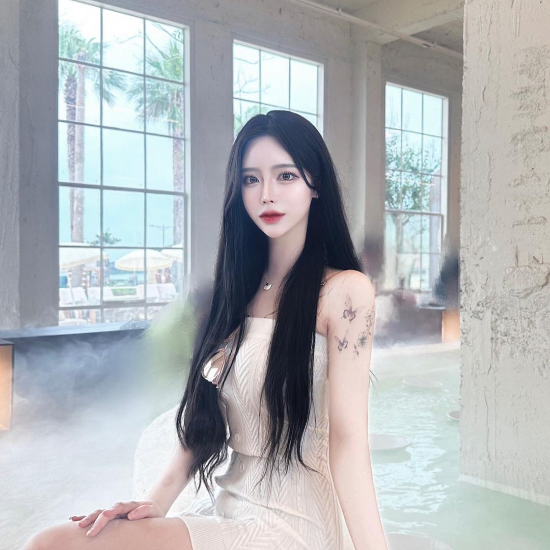 网红库 的想法: ins韩国美女,喜欢游泳的小姐姐