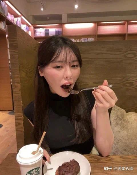 满星影库 的想法: 黑暗界女星:黑岛玲衣,未来可期 | 年仅20岁的黑岛玲衣,身高160,轻盈如樱。自幼习乐,跨界影视,展现多… - 知乎