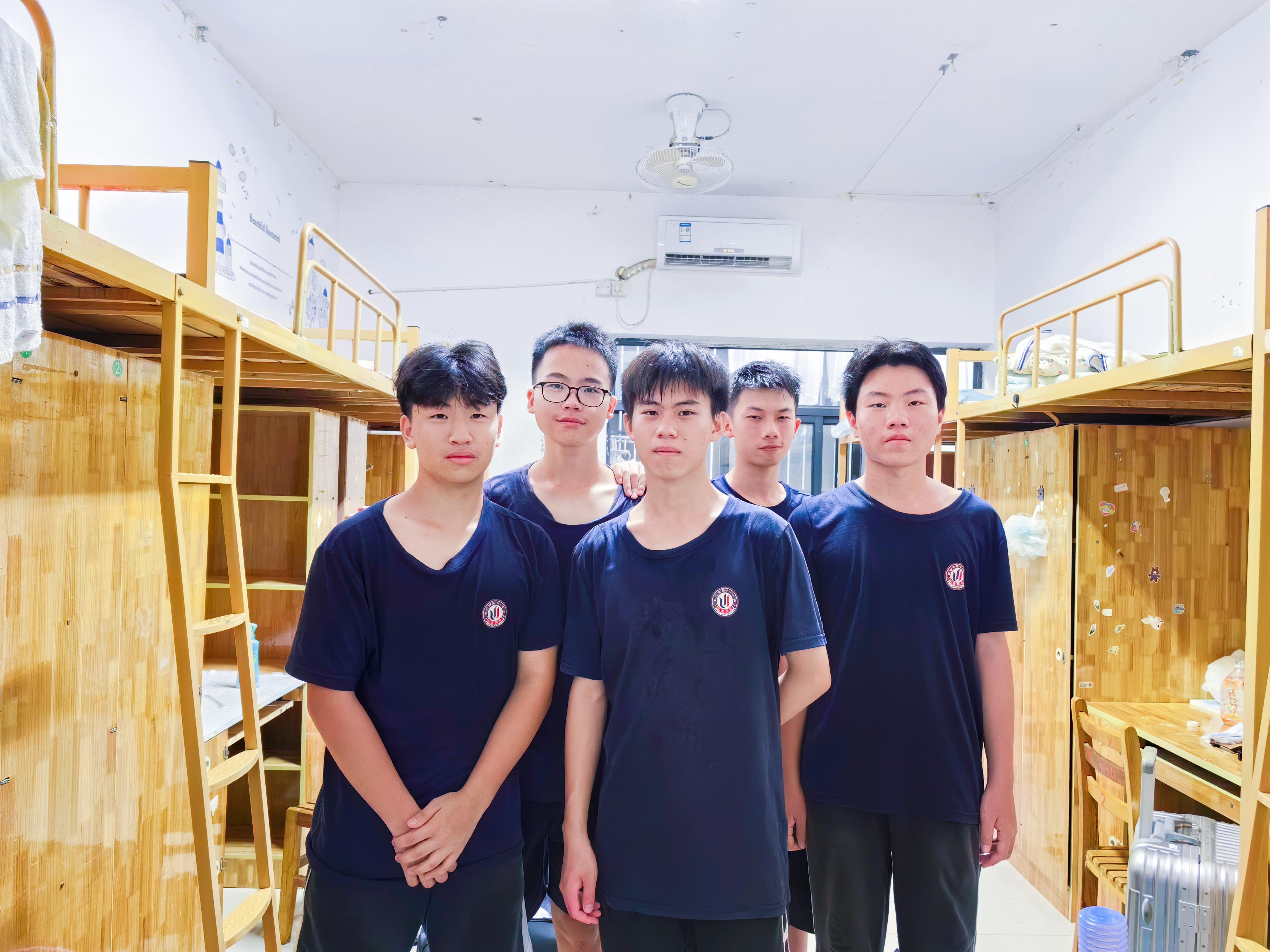 长沙十一中k2313 的想法: 记录长沙市第十一中学k2313班军训结束