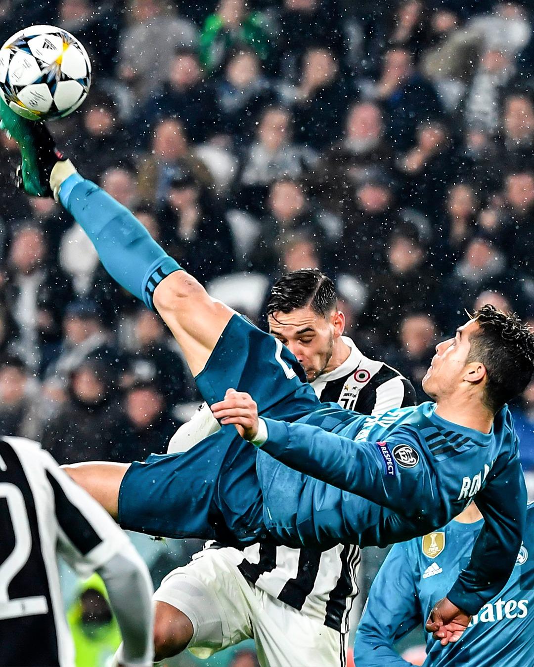 北京时间11月18日知名足球媒体onefootball晒c罗各个时期尝试倒挂金钩