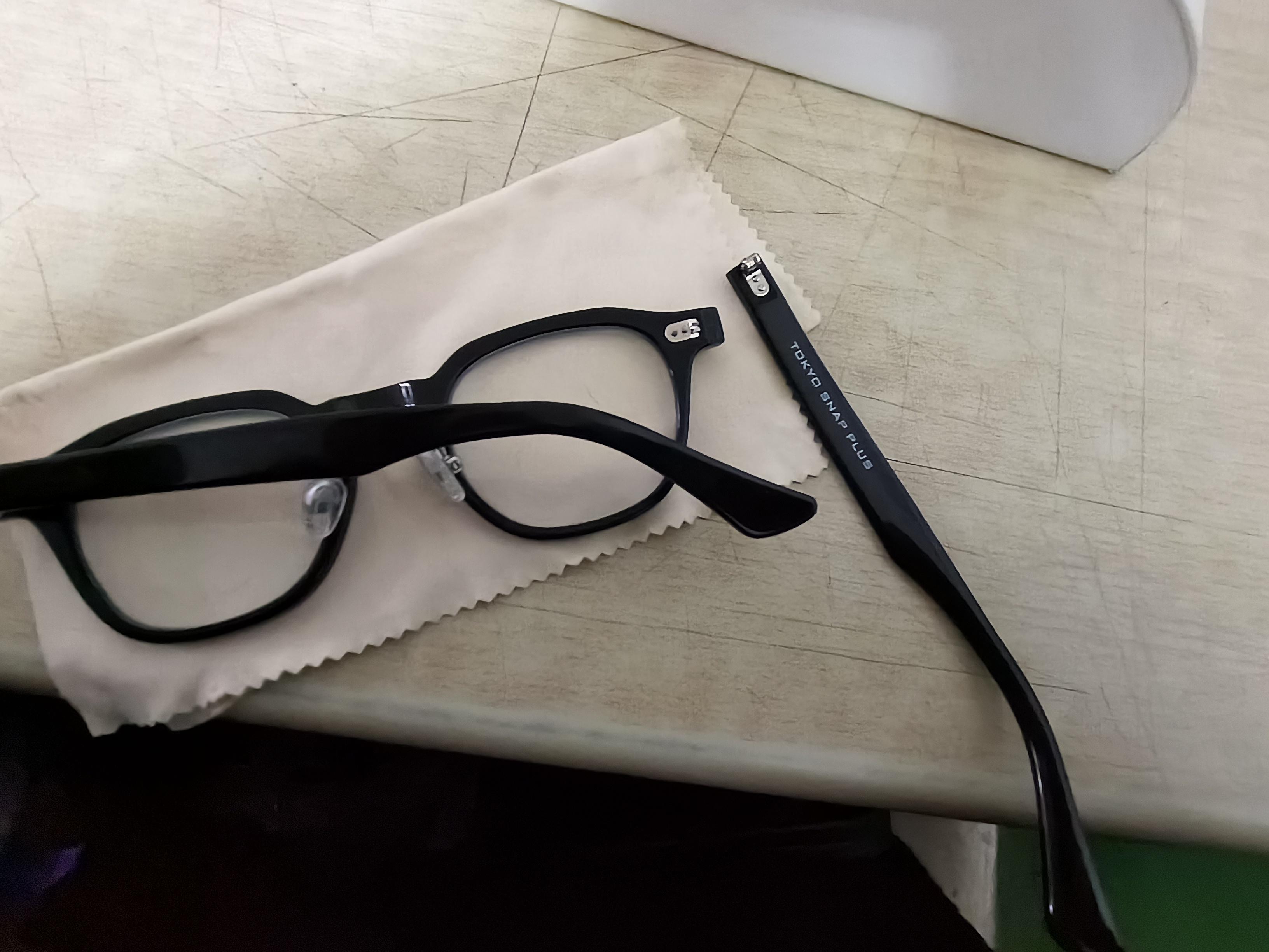 这种情况可以去眼镜店维修吗?麻烦帮我看一下,谢谢!