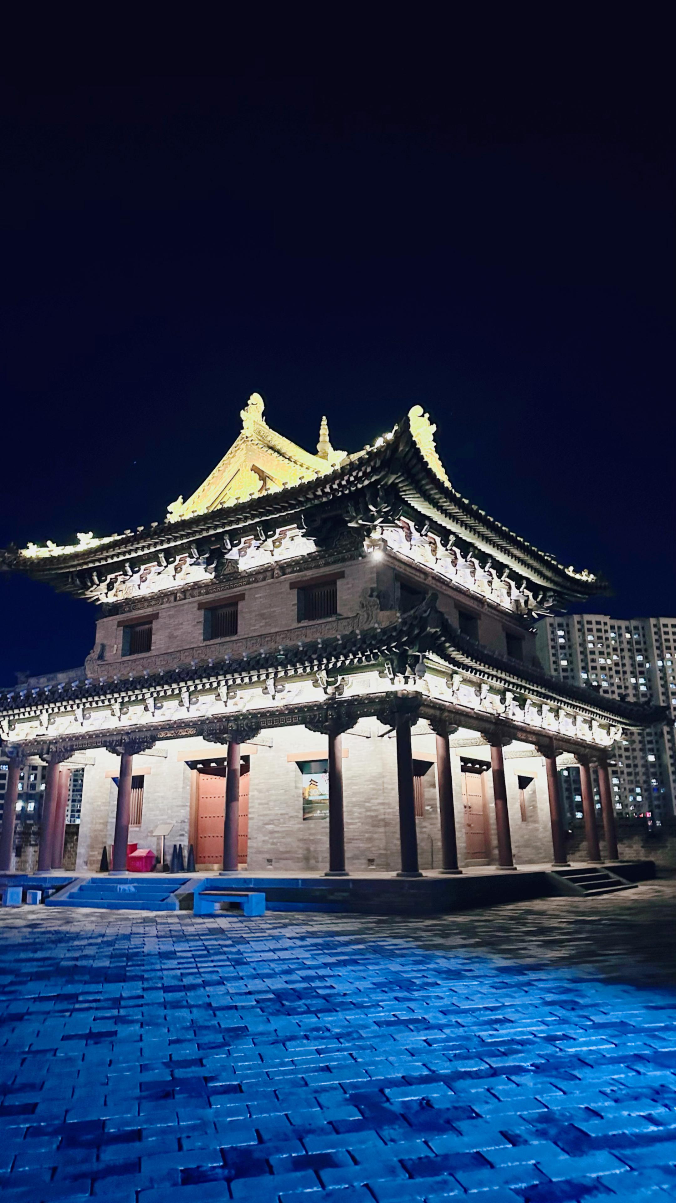 云杉spruce 的想法: 大同古城夜游攻略:城墙夜景与美食