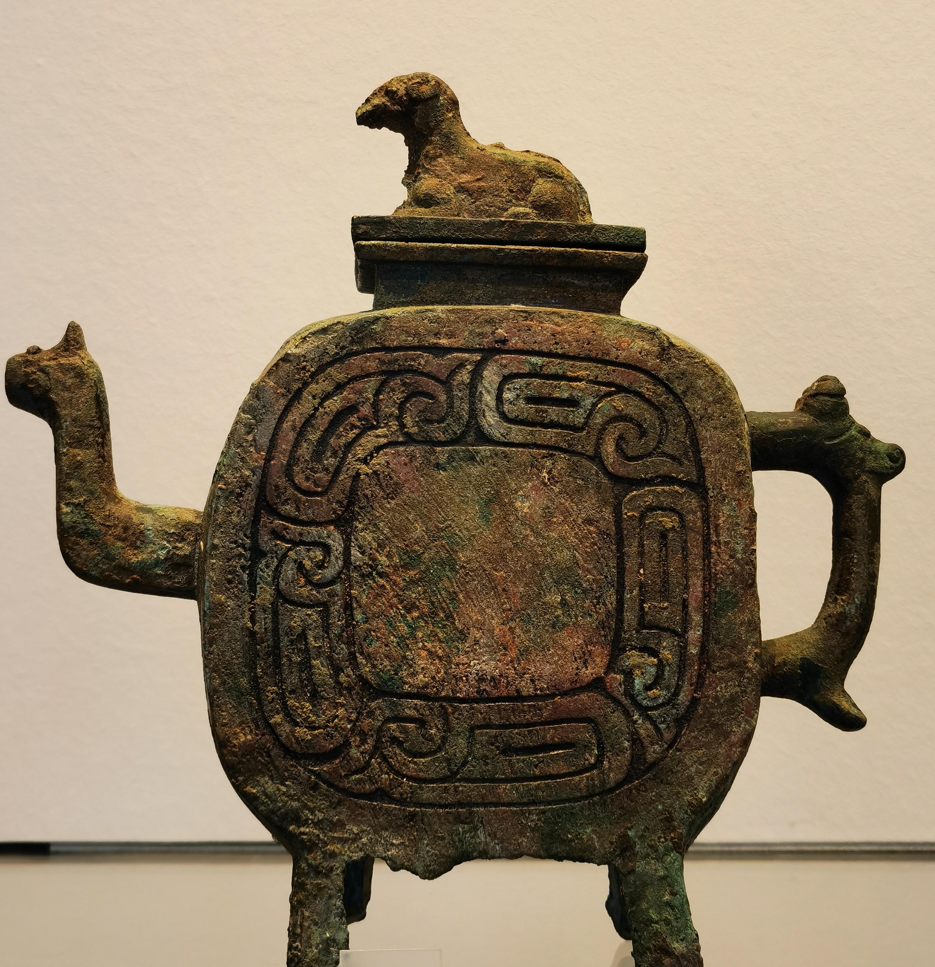 春秋重环纹铜盉这件春秋重环纹铜盉以古朴庄重的造型承载着千年文明的