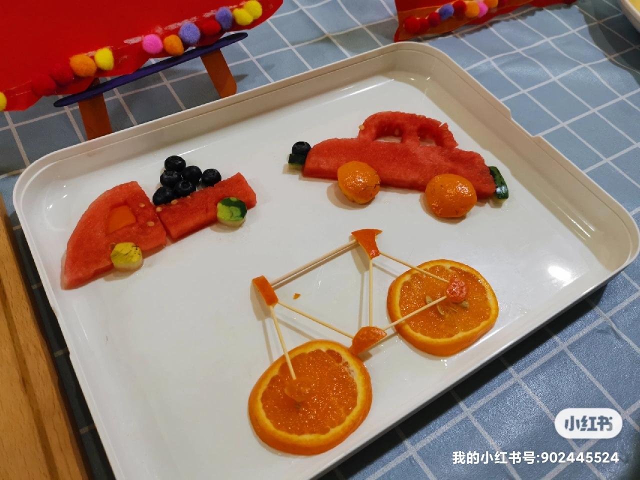 小酒馆故事屋 的想法: "汽车总动员"水果拼盘