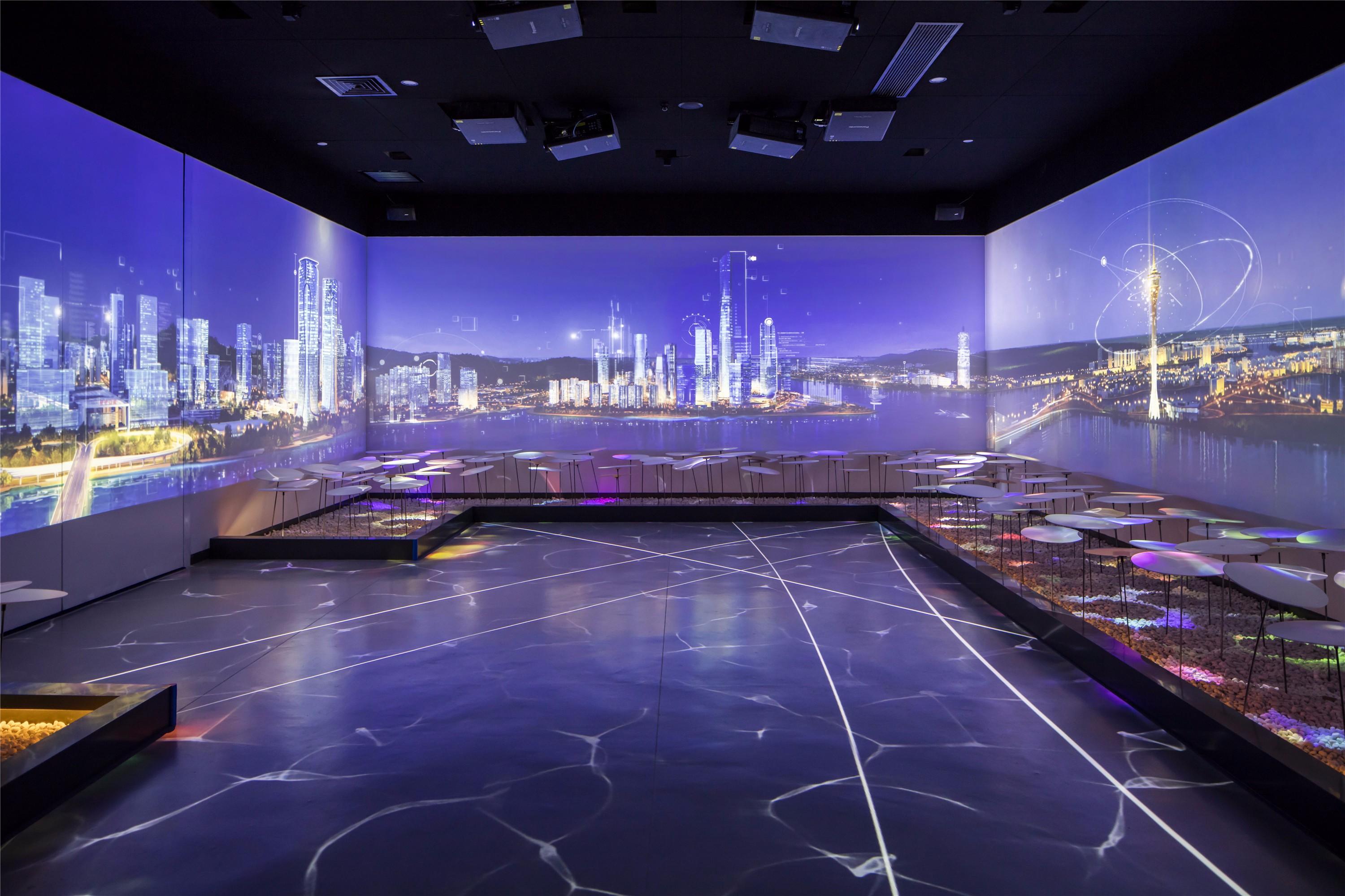 安徽新生科技 的想法: 投影融合技术方案在不同展厅中的应用?