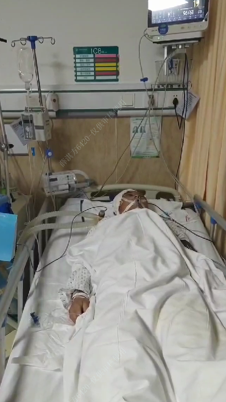 重症监护室接 重症监护室等着看见头部受伤在医院住院真实照片医院