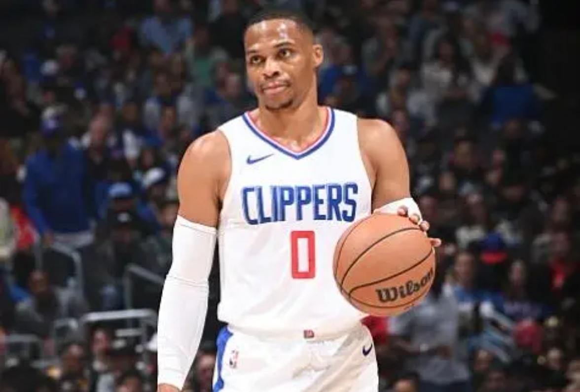 威少得19分8板正负值30全场最高10月30日nba常规赛马刺对阵快船的比赛