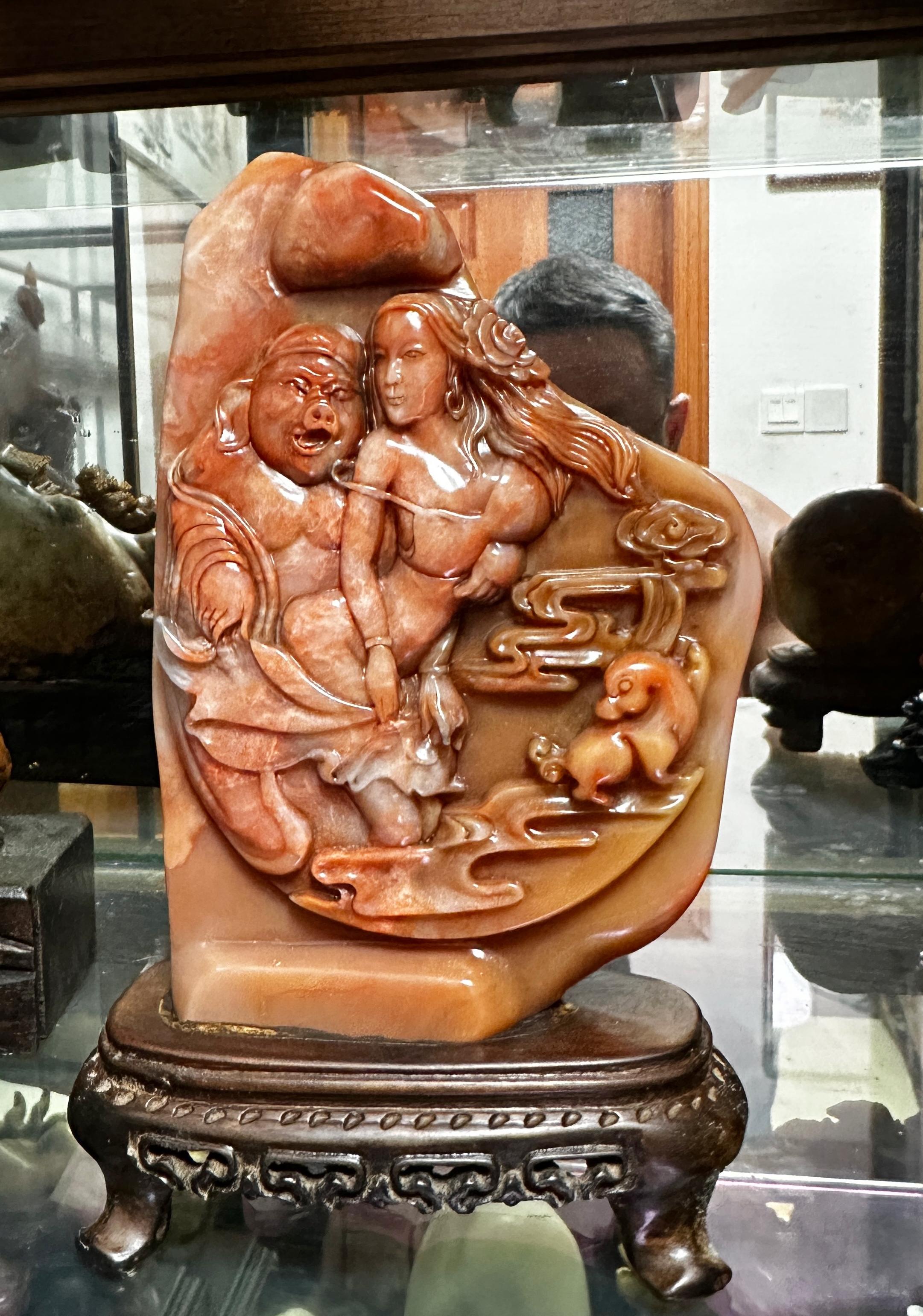 这件中国工艺美术大师林发述的寿山石雕刻作品,真是越看越欢喜