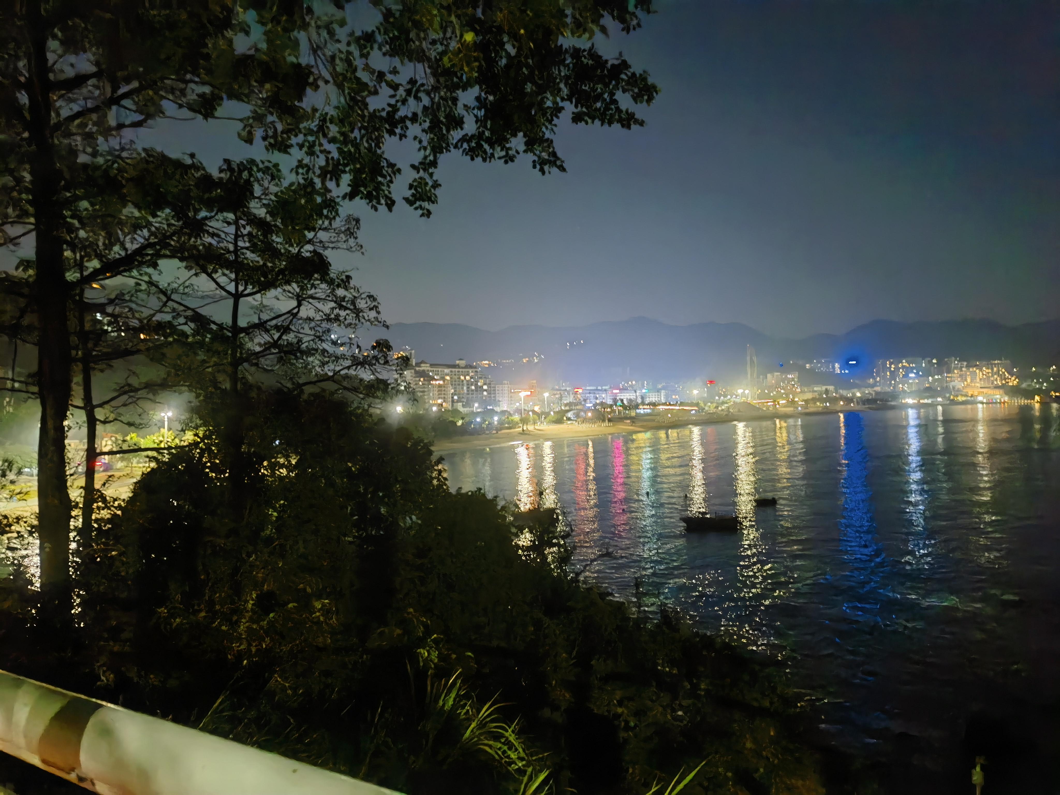 青烛育明 的想法: 大梅沙夜景