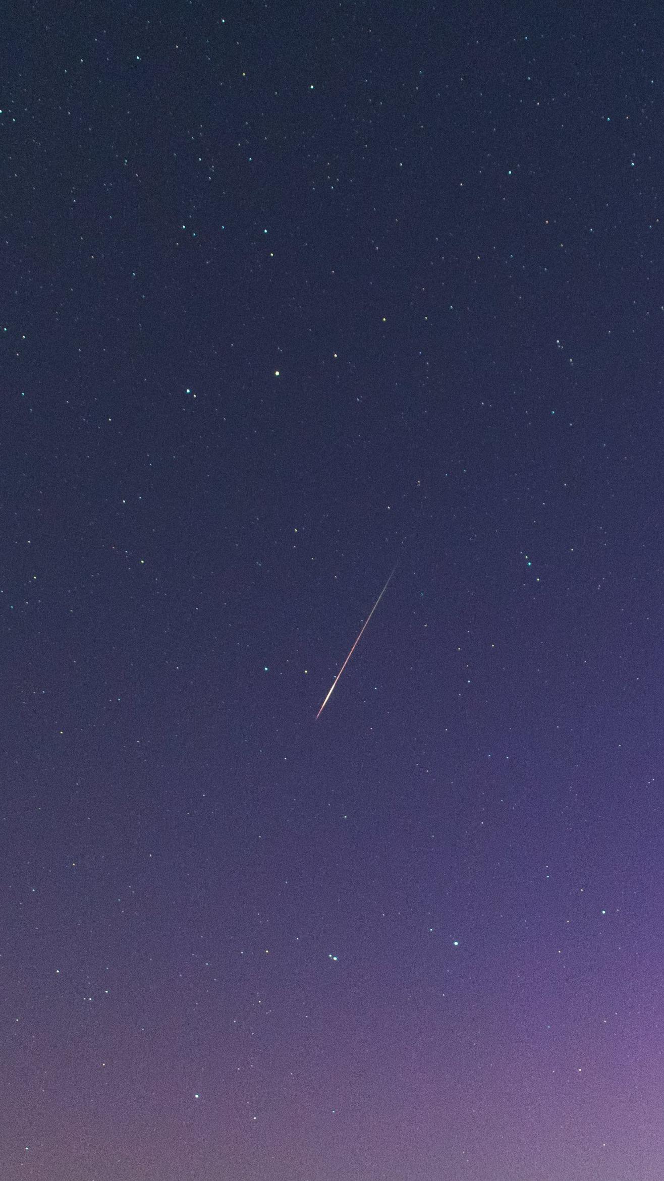 太空僧 的想法: 新壁纸get: 今天凌晨的英仙座流星雨