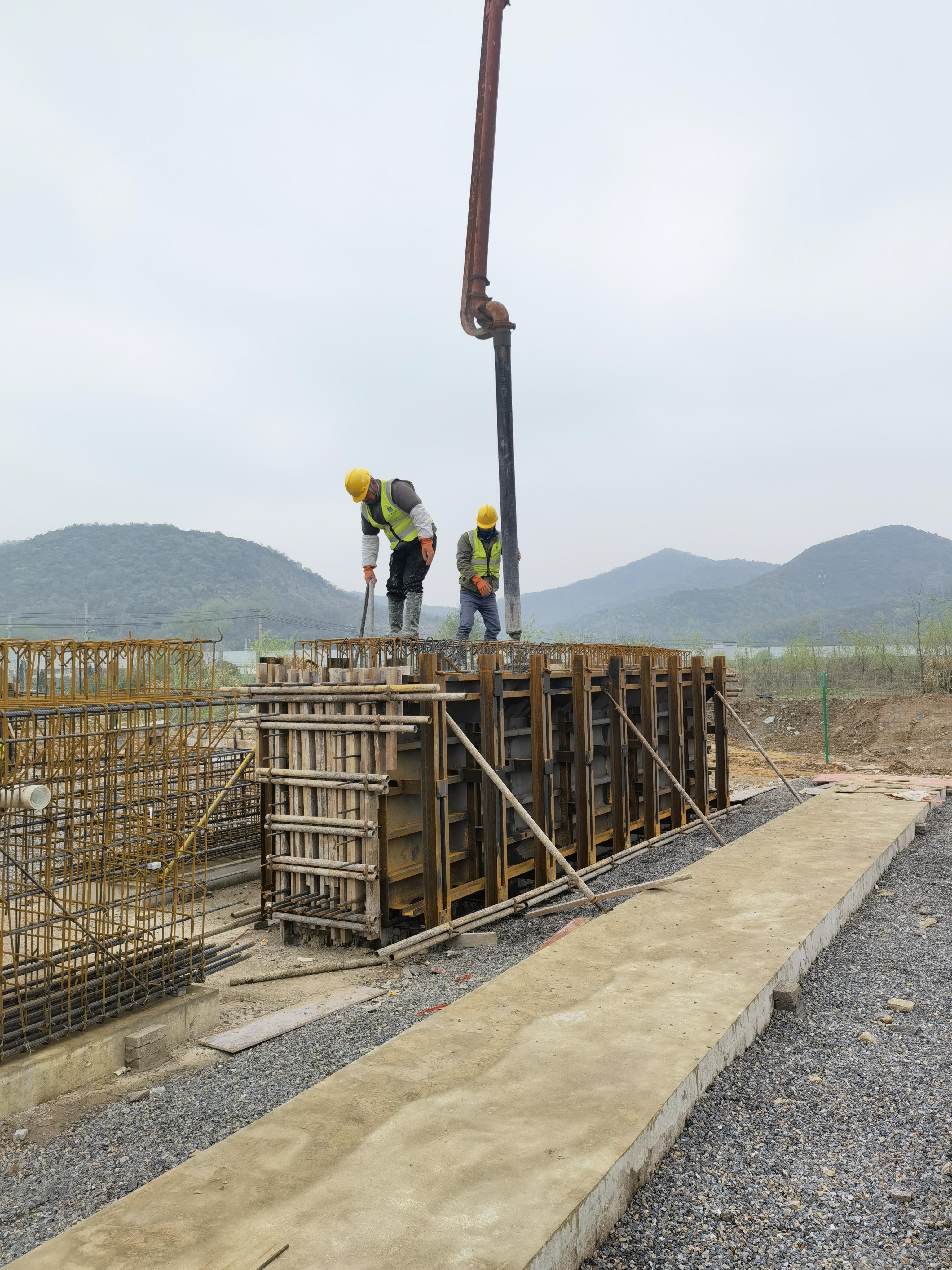 长江放歌 的想法: 不要瞧不起工地打灰 |  a data-pin-topic="zhihu