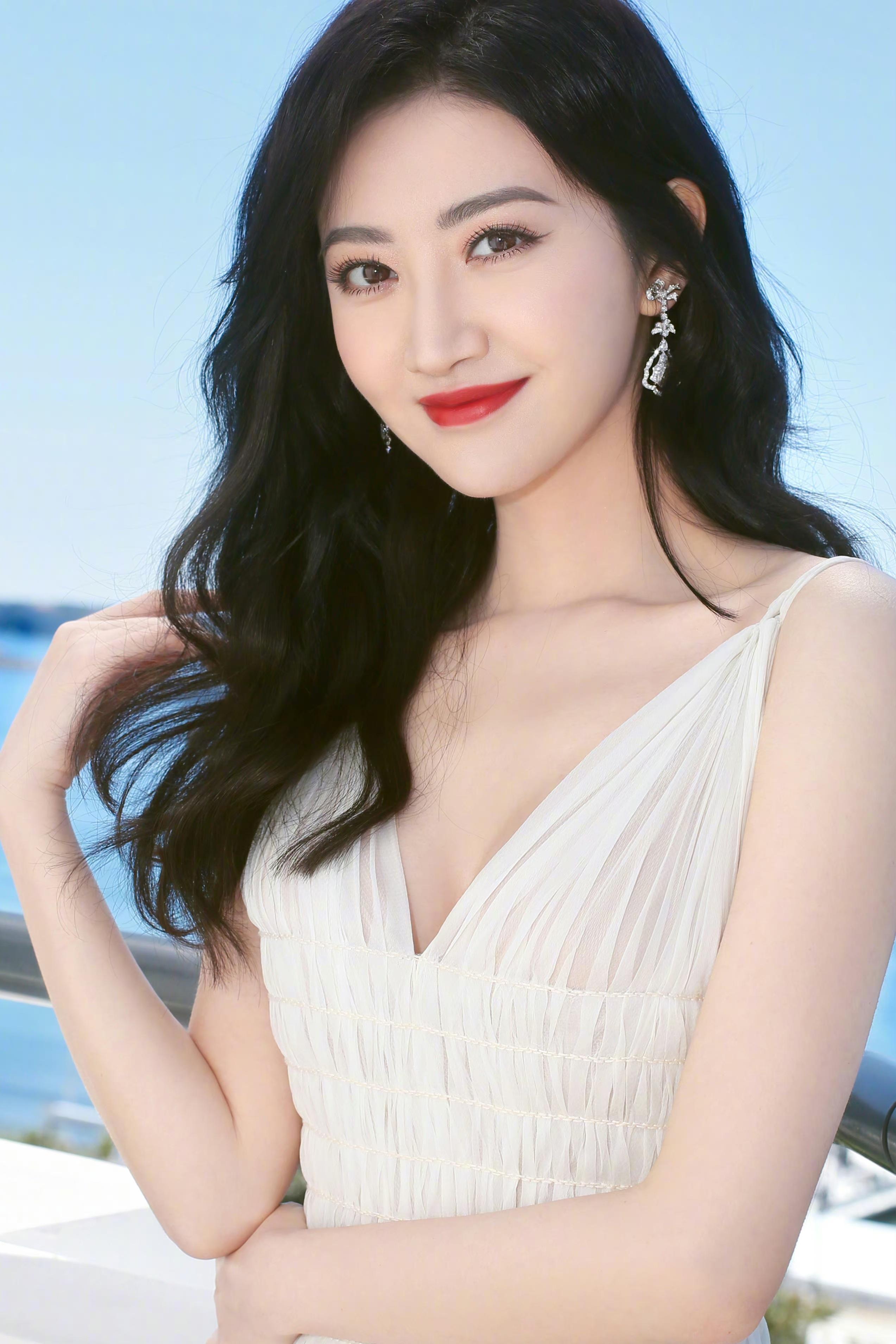 体重44kg1988年7月21日出生于陕西省西安市大陆女演员毕业于北京电