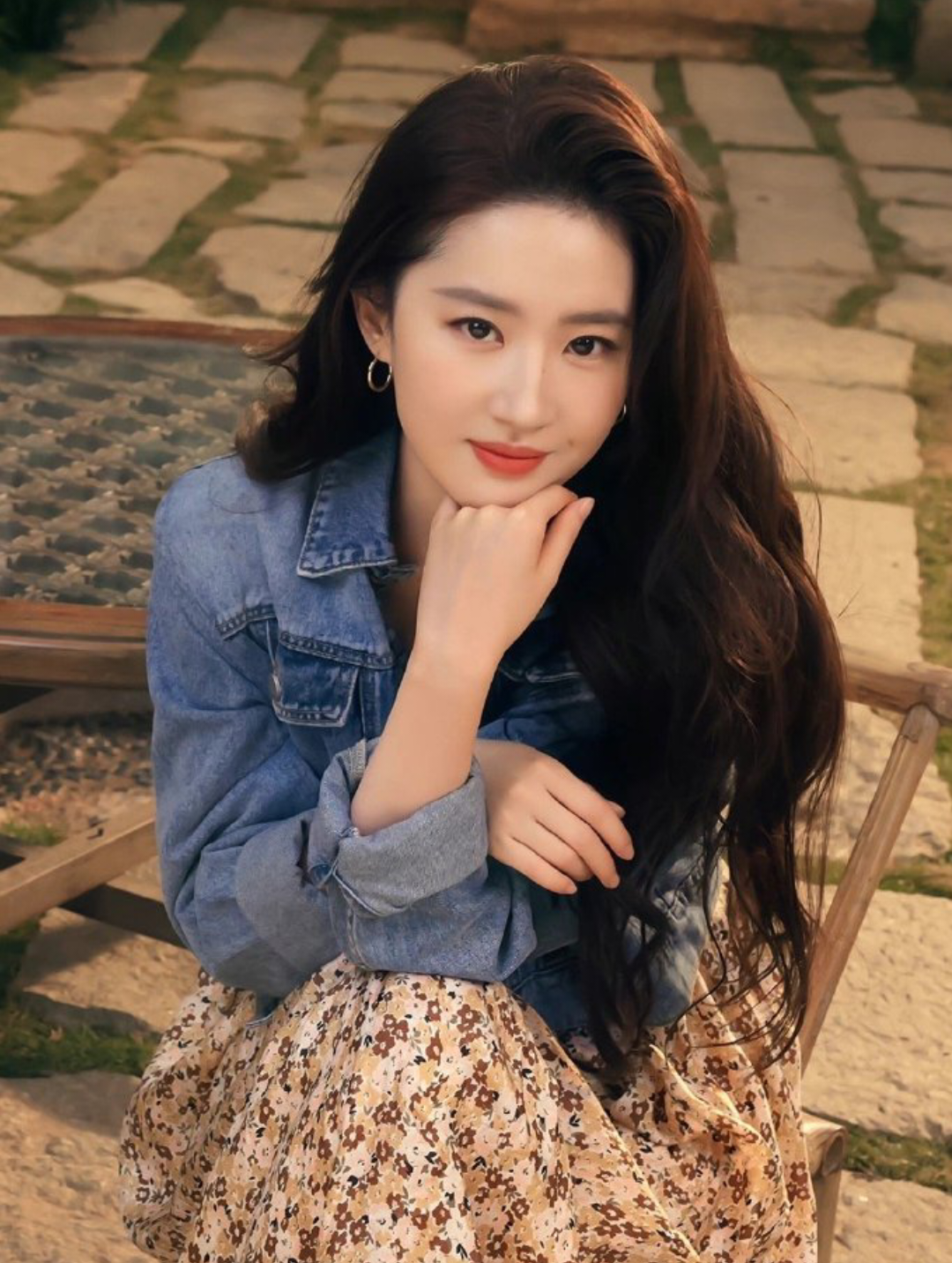 betty 的想法: 挺喜欢这三位女明星感觉长的好看