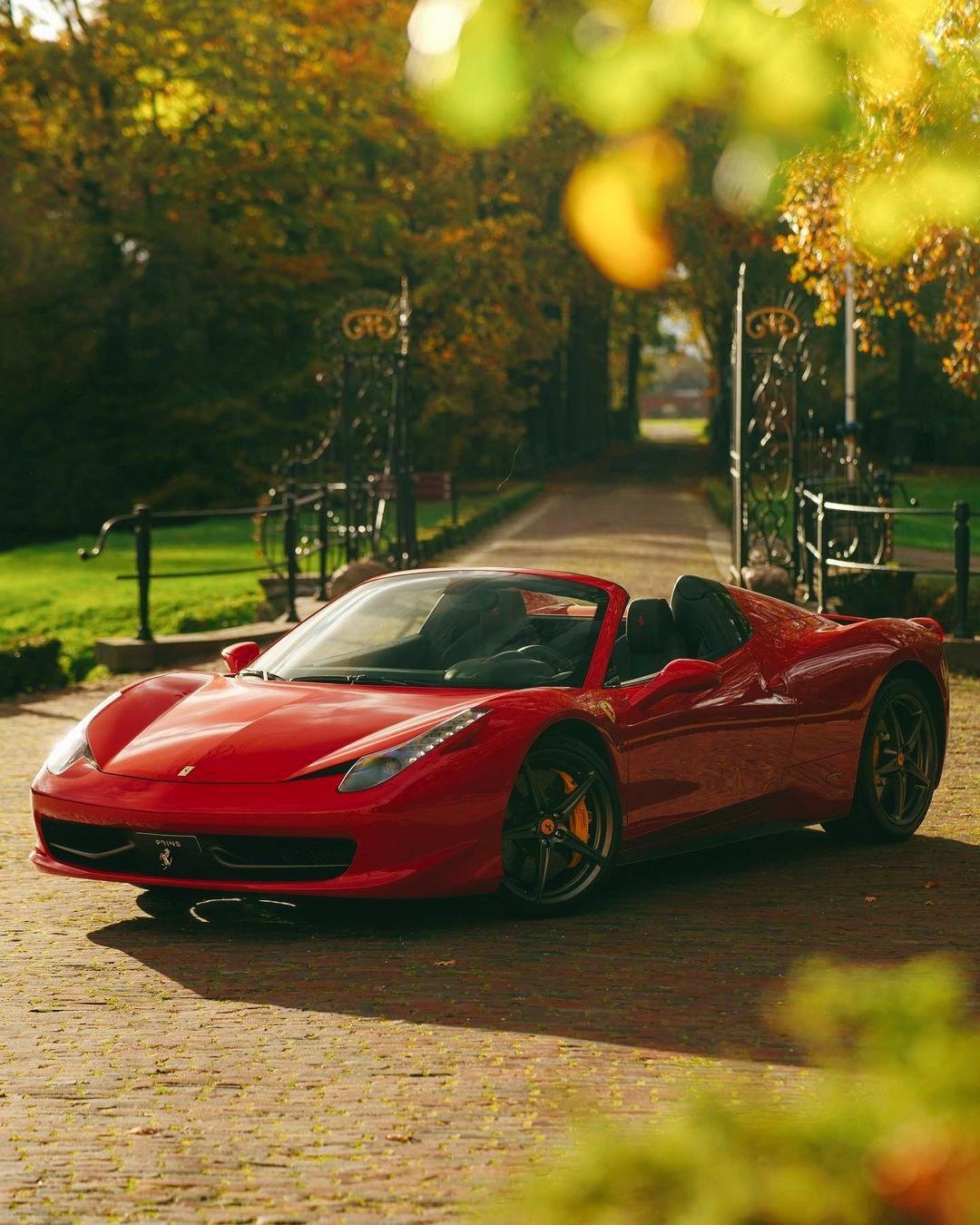 94红色跃马—法拉利458 spider br>93v8自然吸气引擎 br>99