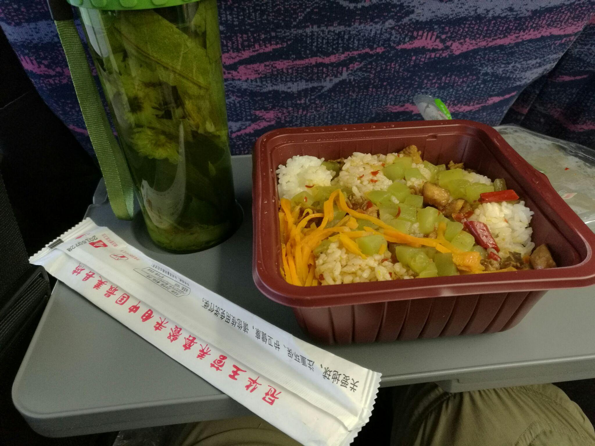 动车盒饭定价40元一份是否合理