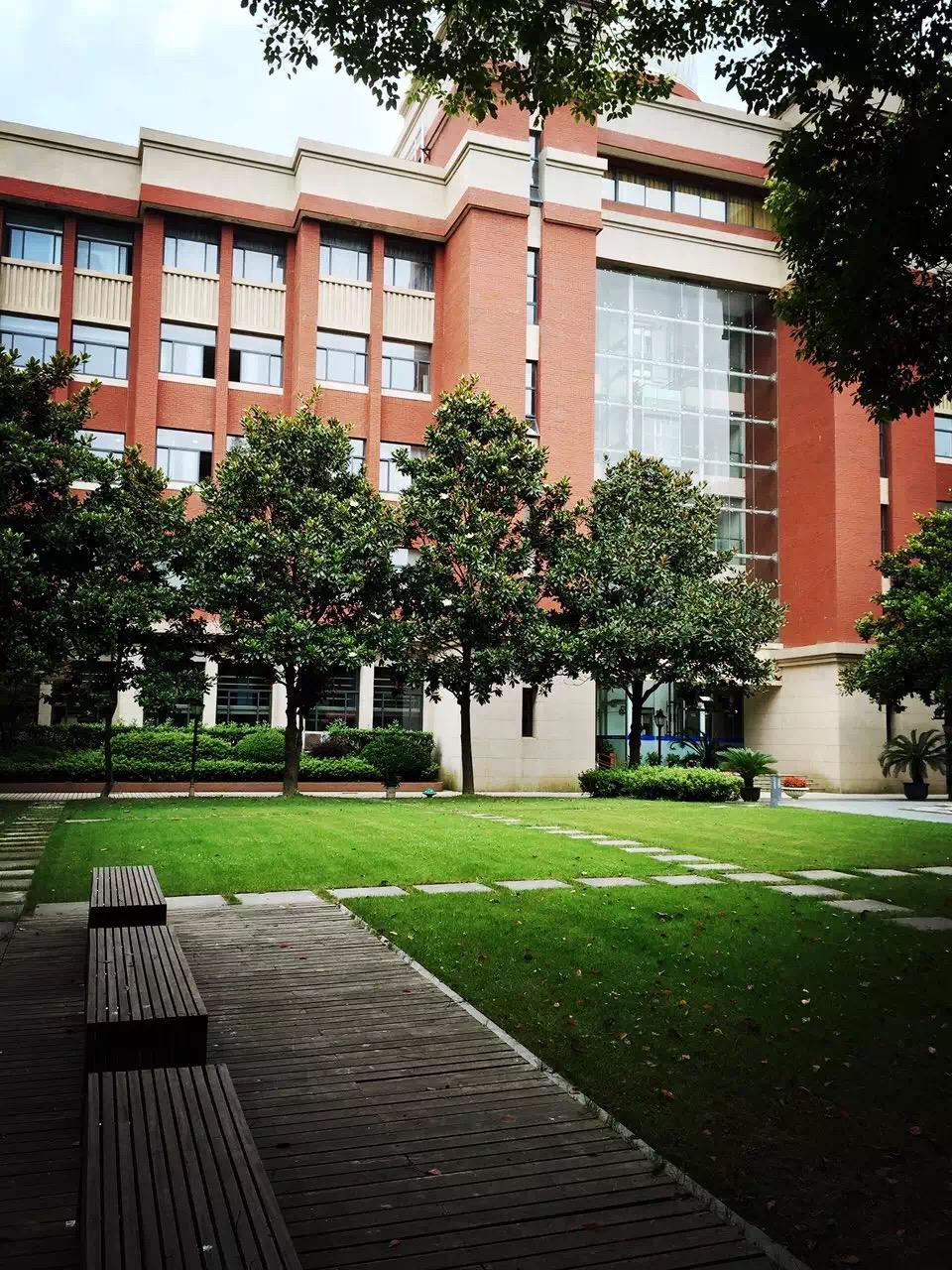 在复旦大学附属中学就读是一番怎样的体验