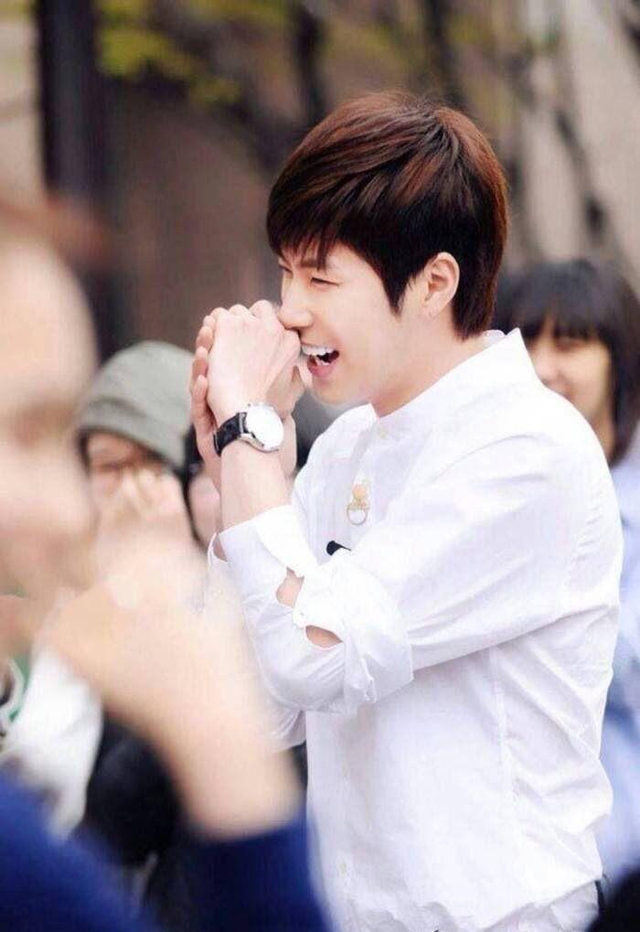 怎么评价东方神起的队长郑允浩?