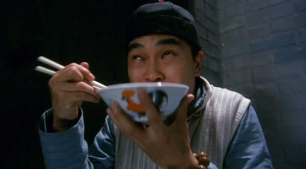 周星驰的电影为啥都是这个公鸡碗?