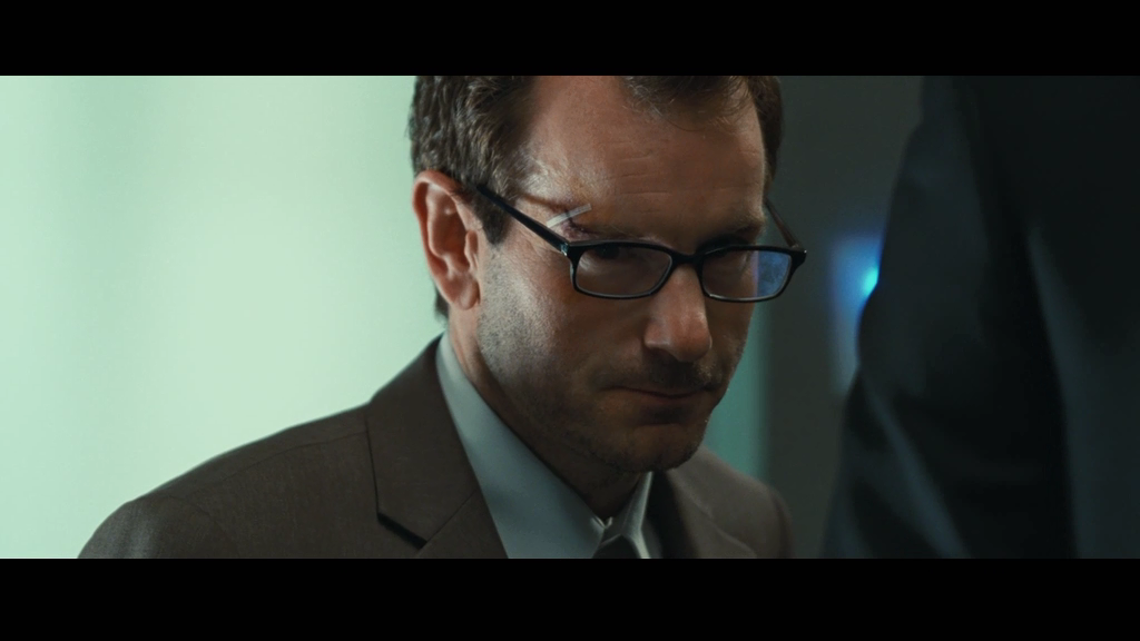 电影终极面试里到底是一场面试还是这个公司的临床试验