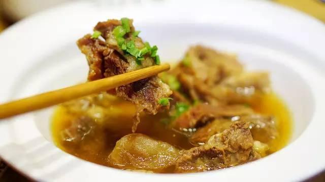 潮汕牛肉中的吊龙伴、脖仁、匙柄、五花趾、三花趾、匙仁、胸口朥等等都是哪些部位? - 知乎