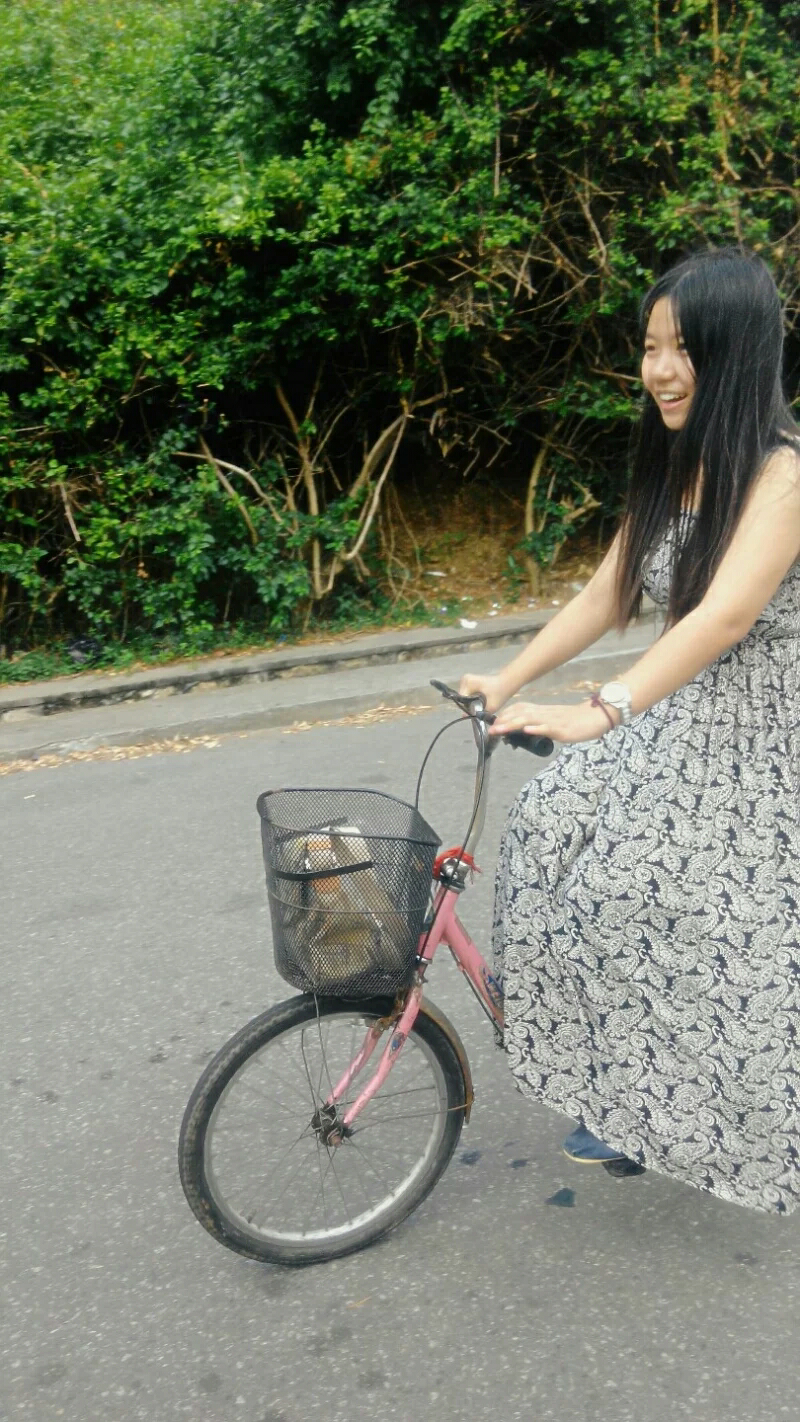 穿长裙如何优雅的骑车