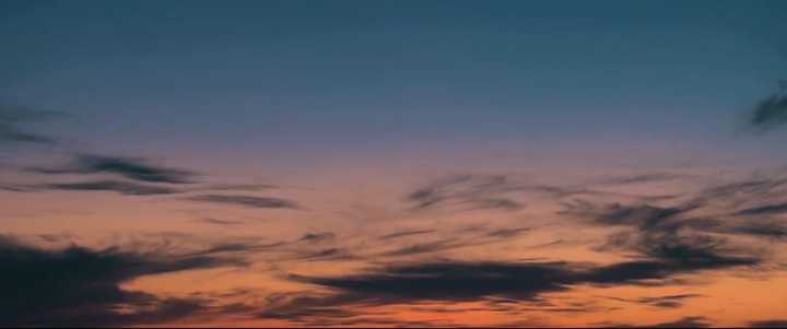 shi / 郝杰(导演)剧情概要:美姐 ( 叶兰 饰)是农村剧团漂亮的演员