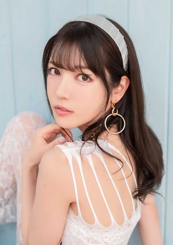 请问枫可怜有啥代表作? - 知乎