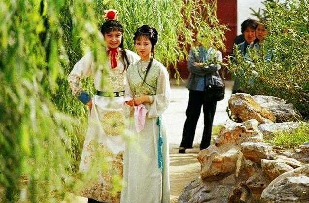 为什么87版《红楼梦》最后没有根据程高本拍，而是改编了一部分？