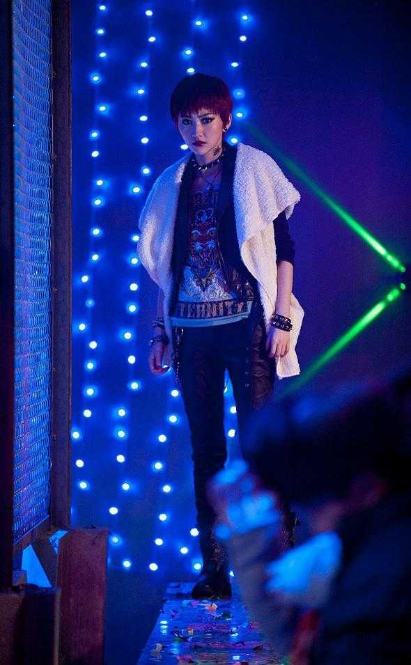 海龙 / 刘佩琦 / 吴樾 / 殷桃 / 古力娜扎 / 罗礼贤 / 丁晟 / 韩飞行