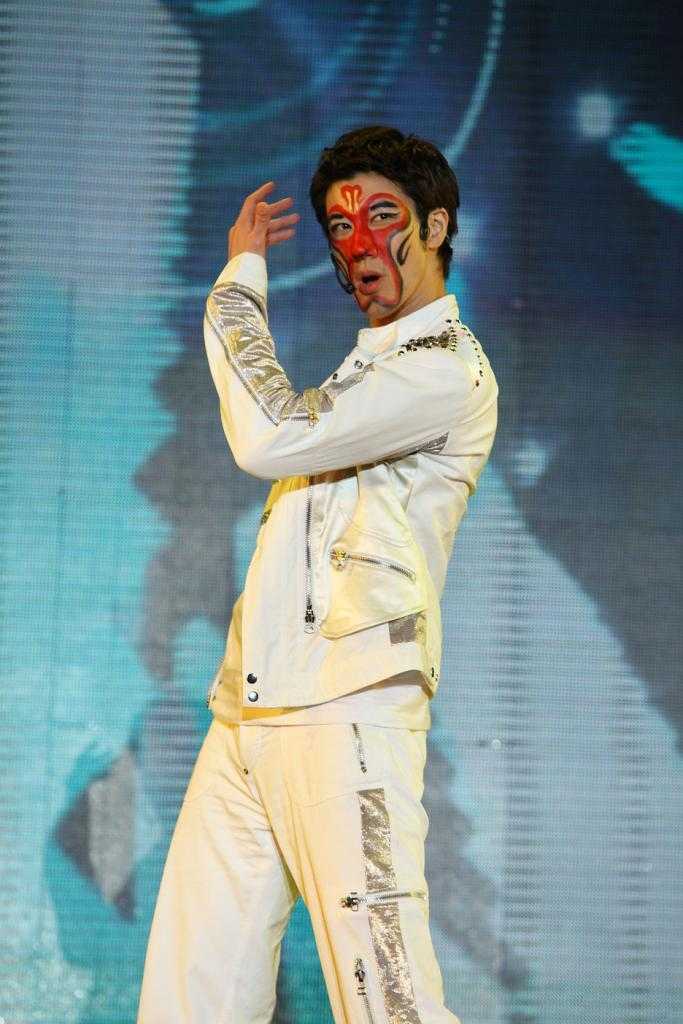 陈冲 / 乔振宇 / 曾轶可 / 谢园 / 谢娜 / 方大同 / 麦咏麟 / 戚一鸣