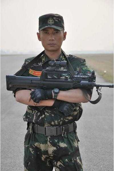 侯梦莎 / 侯勇 / 刘晓洁 / 徐洪浩 / 王劲松 / 王韬 / 张涵 / 郎峰