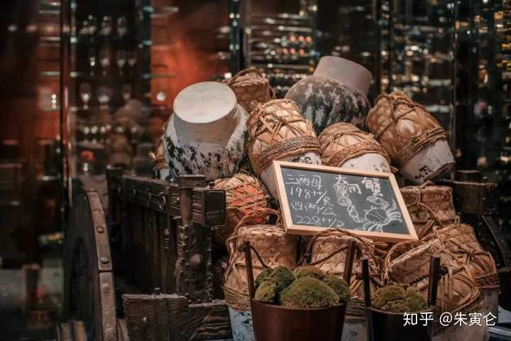 杭州有什么必须品尝的美食和值得一去的地方？
