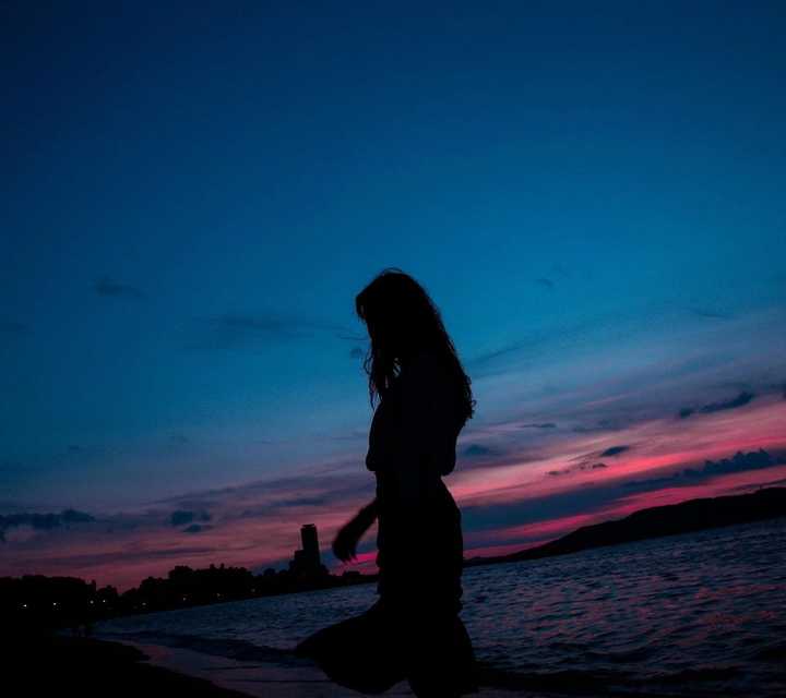 有没有比较伤感文案背景图