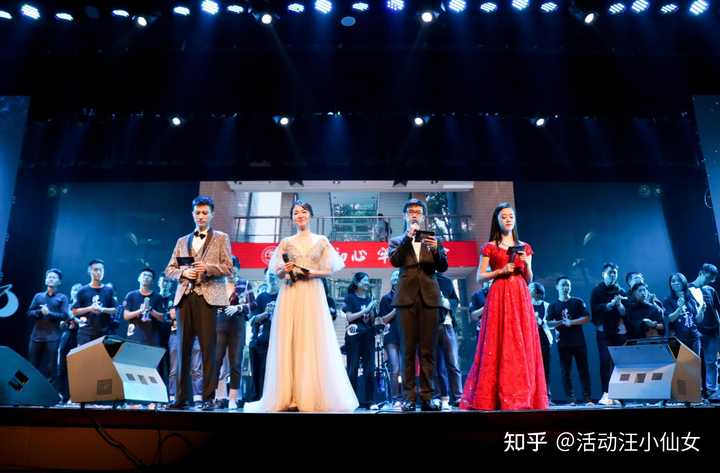 大学迎新晚会应该准备什么节目呢? - 知乎