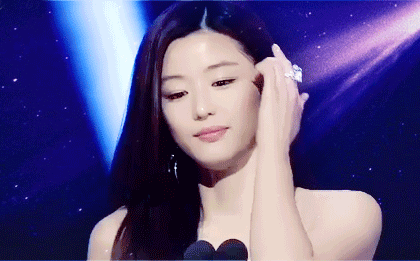 什么是御姐风?普通女孩怎么穿出御姐的那种骨感美与高级感? - 知乎