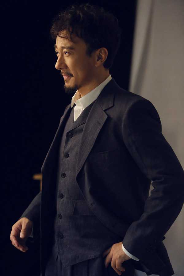 东 / 林更新 / 归亚蕾 / 张国立 / 王耀庆 / 蒋勤勤 / 何冰 / 张家声