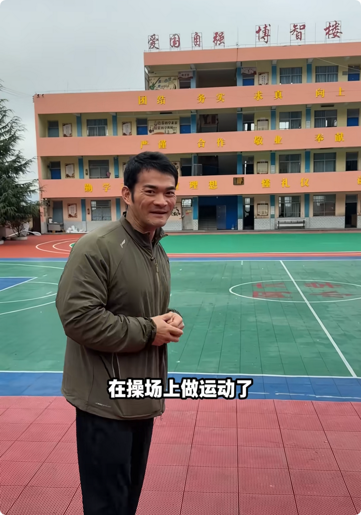 如何看待网络红人“李维刚”再次复出? - 知乎