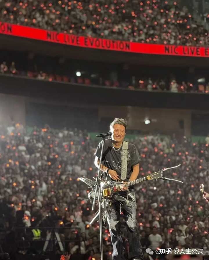 如何评价谢霆锋2025年在启德体育馆举办的演唱会？ 知乎 