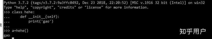 python中self与__init__怎么解释能让小白弄懂? - 知乎