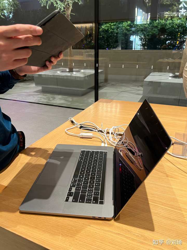 我MacBook 购买了AppleCare，保修快要过期了，我把它砸烂掉，苹果会不