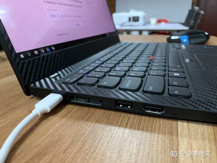 ThinkPad X1 Carbon 与matebook x pro如何选择？ - 知乎