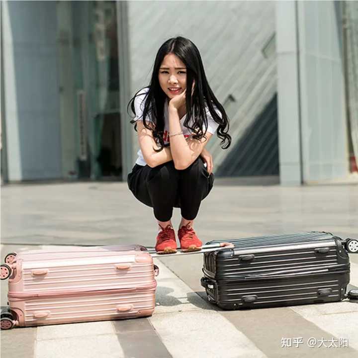 乘飞机随身携带18寸行李箱,不是很容易超过规定的5kg吗? - 知乎
