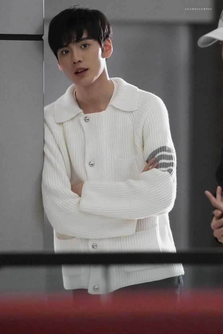 逸 / 倪虹洁 / 高鑫 / 肖凯中 / 邹元清 / 尹智玄 / 胡浩博 / 刘蒲元