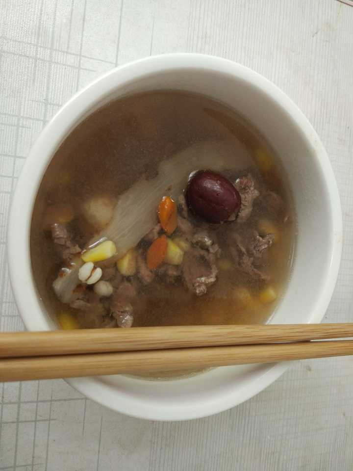 同样是熬汤,粤语里面分有“煲汤”和“滚汤”两种,两种熬汤的方法也不一样。求问这两种汤究竟区别何在? - 知乎