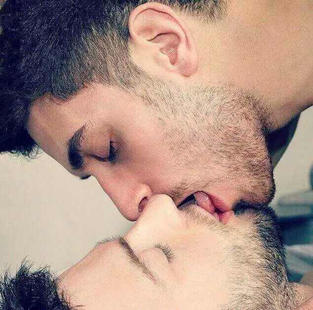 作为一名gay,第一次kiss会一种是什么样的感觉？