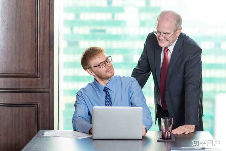 在职场中要如何感谢领导的帮助呀？ - 知乎